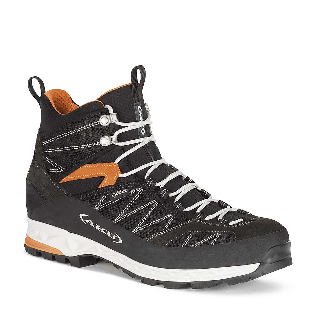 photo: AKU Tengu Lite GTX backpacking boot