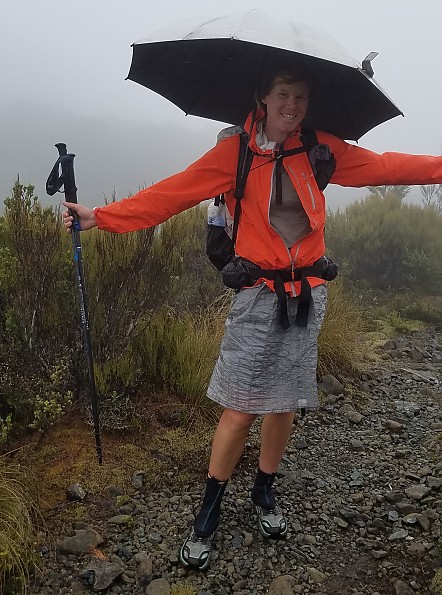 The telescopic and handsfree trekking umbrella