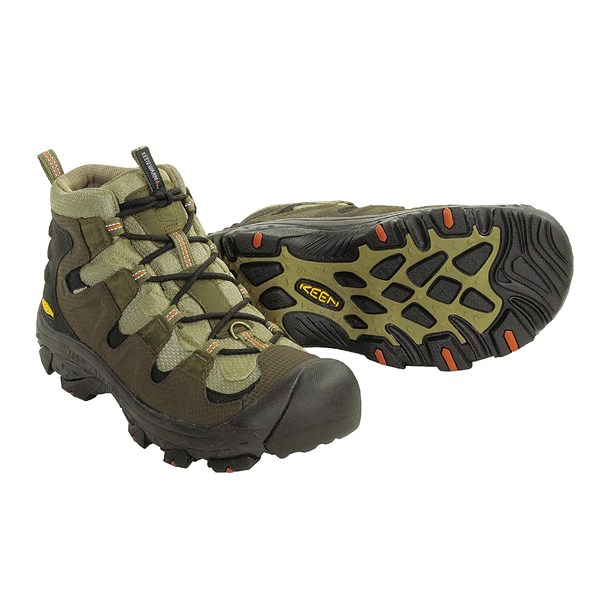 photo: Keen Growler winter boot