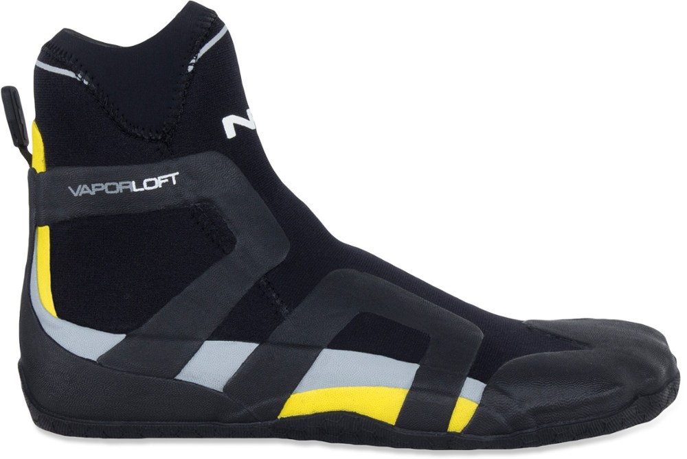 photo: NRS Freestyle Wetshoe water shoe