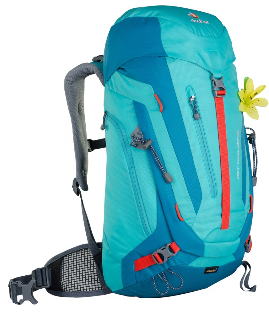 photo: Deuter ACT Trail 28 SL daypack (under 35l)