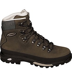 photo: Lowa Banff backpacking boot