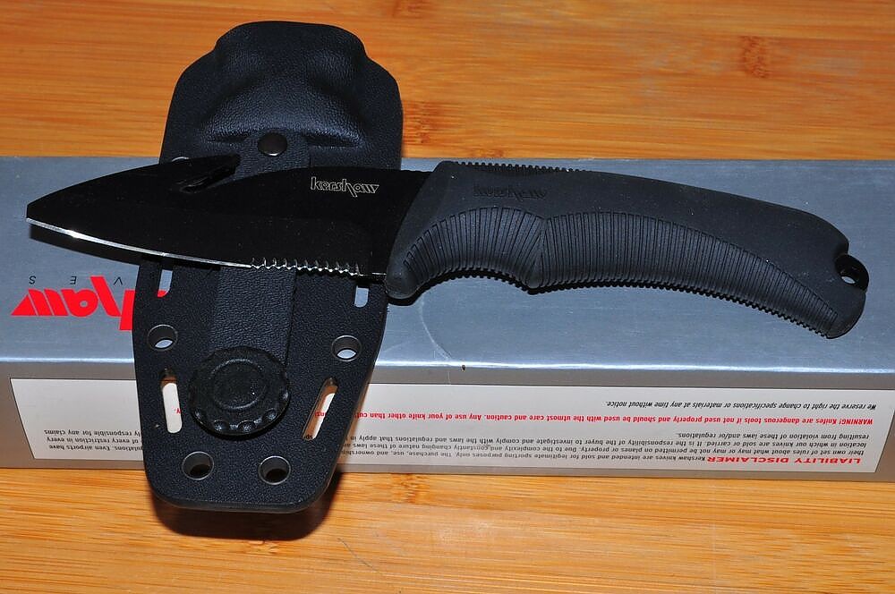 photo: Kershaw Responder fixed-blade knife