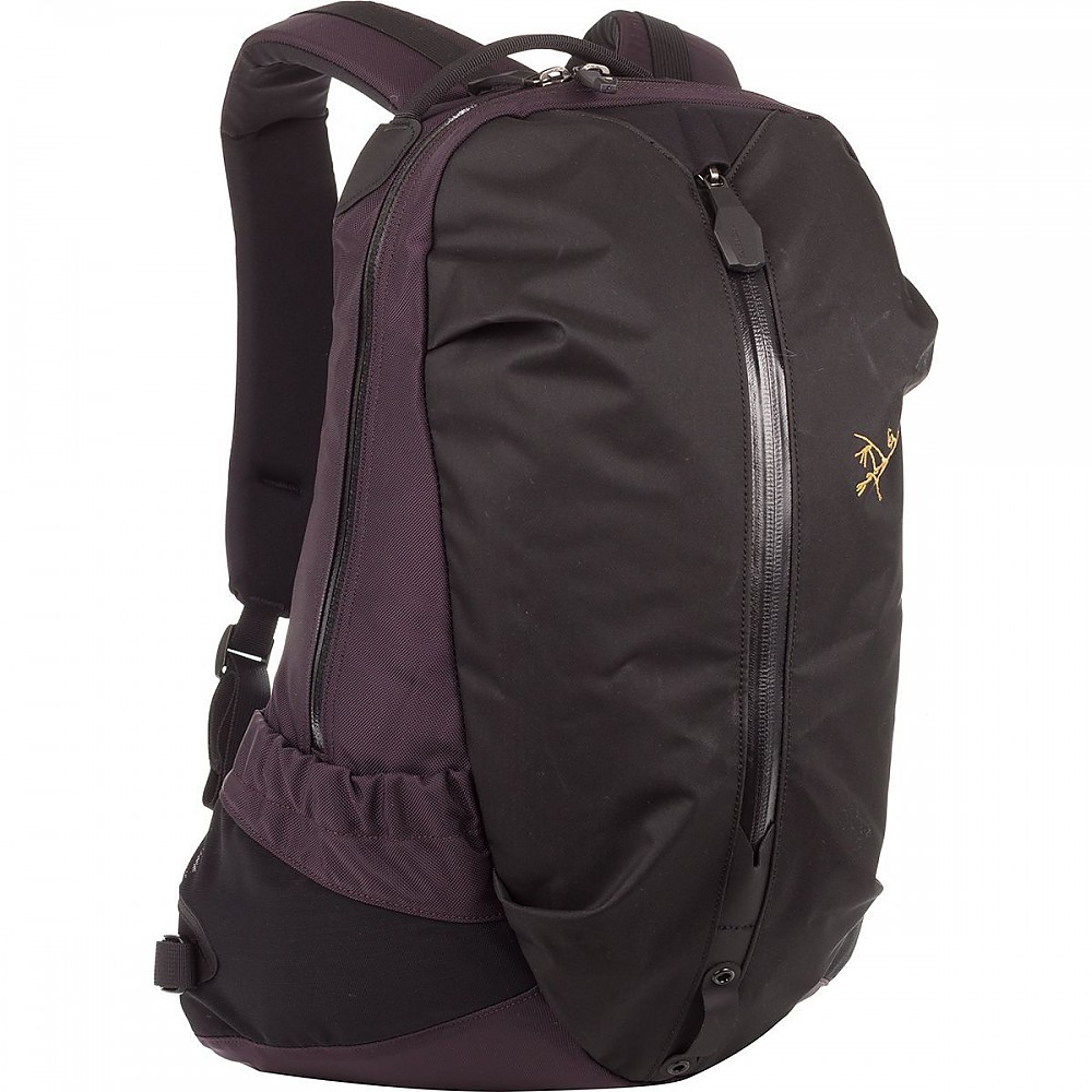 photo: Arc'teryx Arro 16 daypack (under 35l)