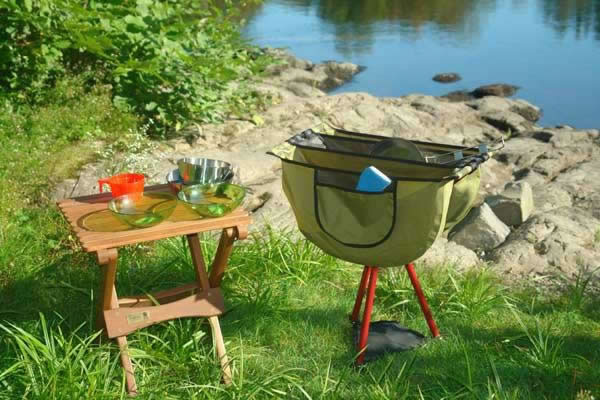 photo: Byer TriLite Wash Station bucket/sink