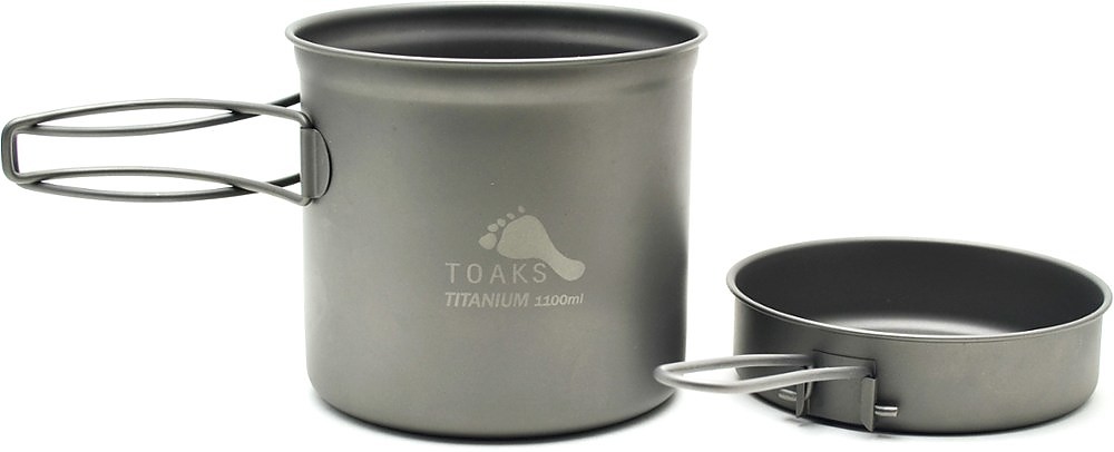 photo: Toaks Titanium 1100ml Pot with Pan pot/pan