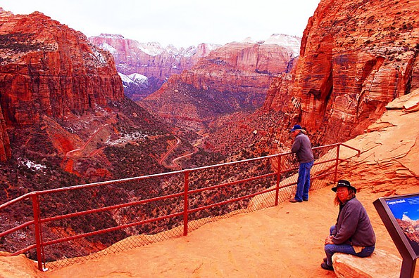 Tunnel-view-point-in-Zion.jpg