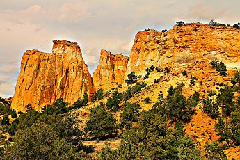 IMG_0951-Ridge-line-formations-near-Gros