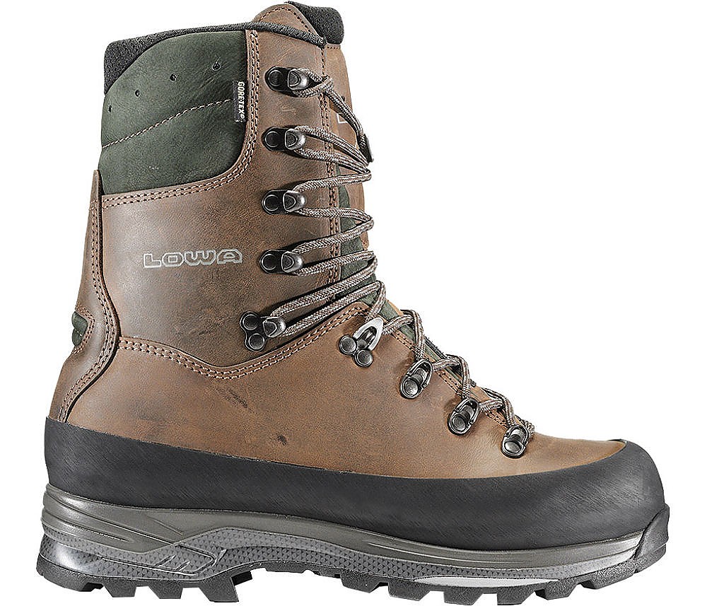 photo: Lowa Hunter GTX Evo Extreme backpacking boot