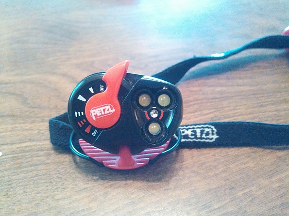 Mini lampe frontale Petzl e+Lite ultra compacte - E02P4