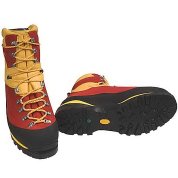 photo: Scarpa Cumbre mountaineering boot