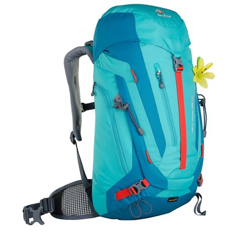 photo: Deuter ACT Trail 28 SL daypack (under 35l)