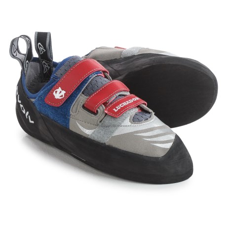 photo: evolv Luchador SC climbing shoe