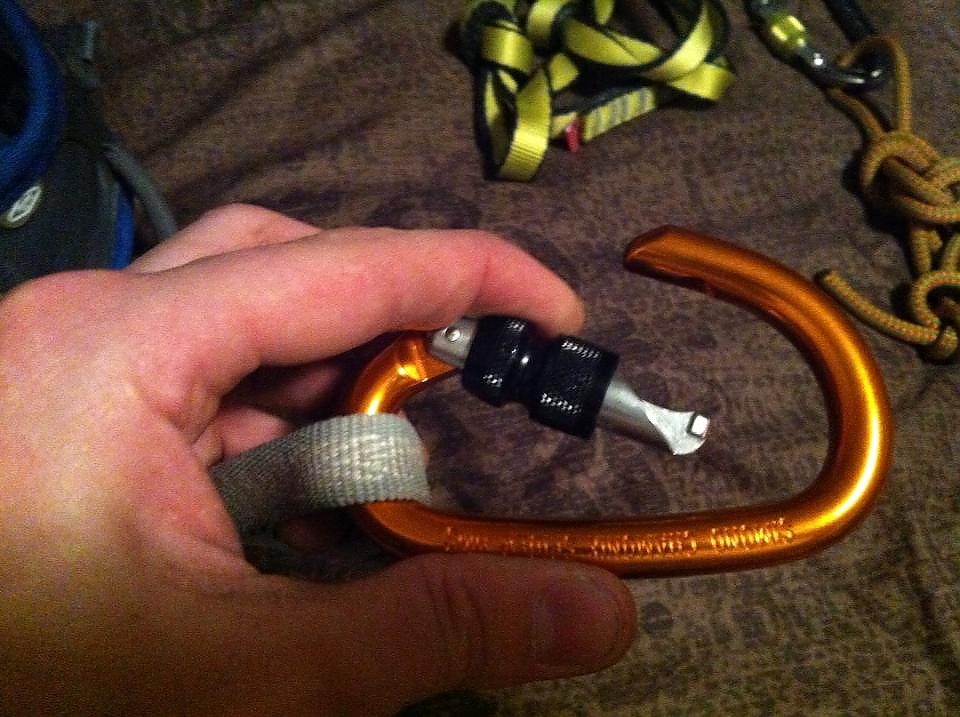 photo: Simond Spider Screwgate locking carabiner