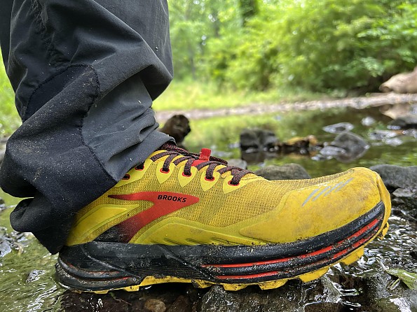 Brooks hotsell cascadia waterproof