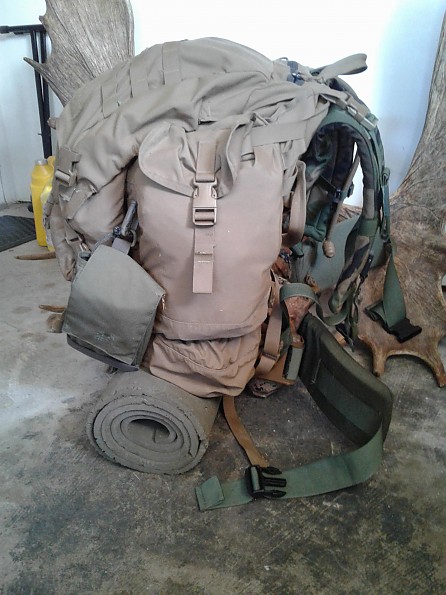 SALE US Vietnam Era Compression Straps (Sleeping Bag) - OD