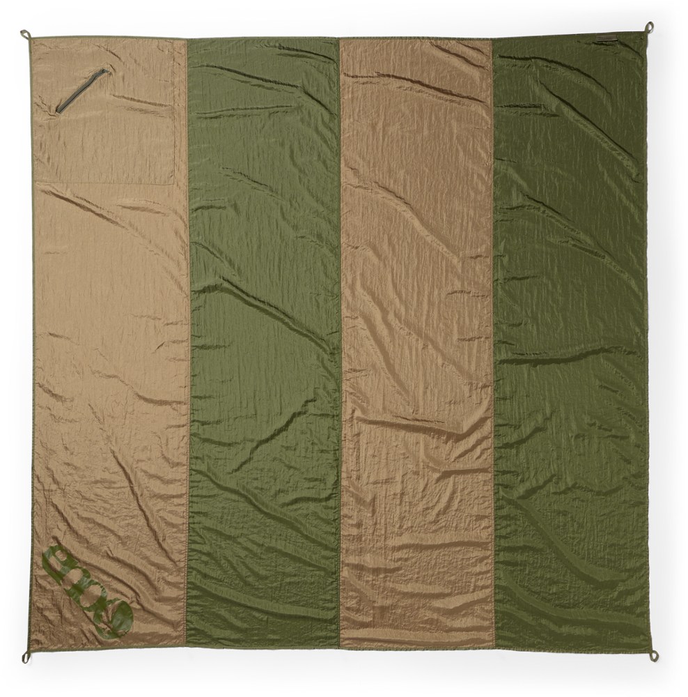 photo: Eagles Nest Outfitters Islander Blanket top quilt