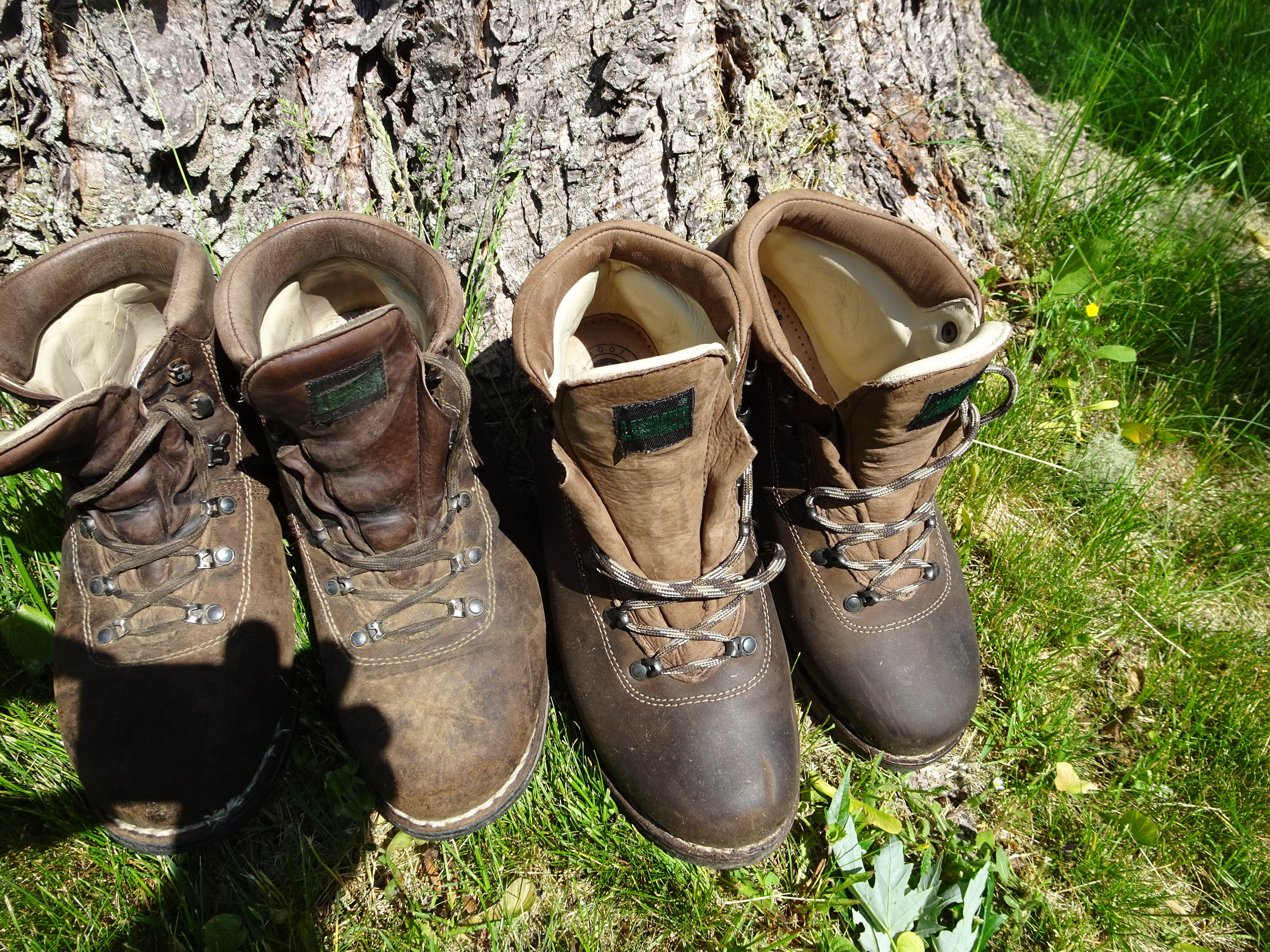 how to stretch synthetic hiking boots