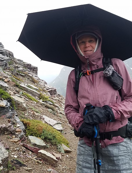 How to Hike Hands Free with an Umbrella