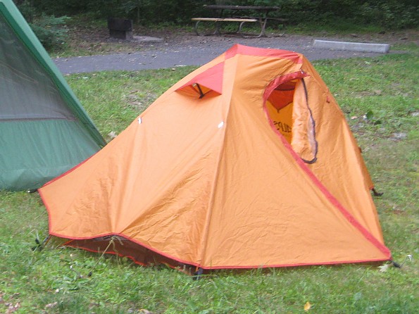 Zephyr 2 outlet tent