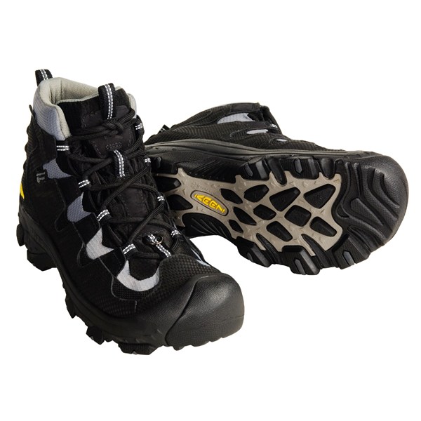 photo: Keen Women's Growler winter boot